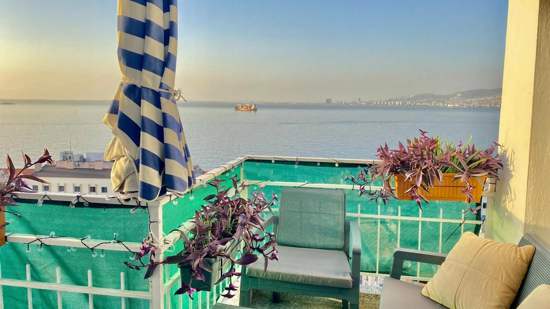 View Of Izmir. Sweet & Silent House. Lägenhet Turkiet